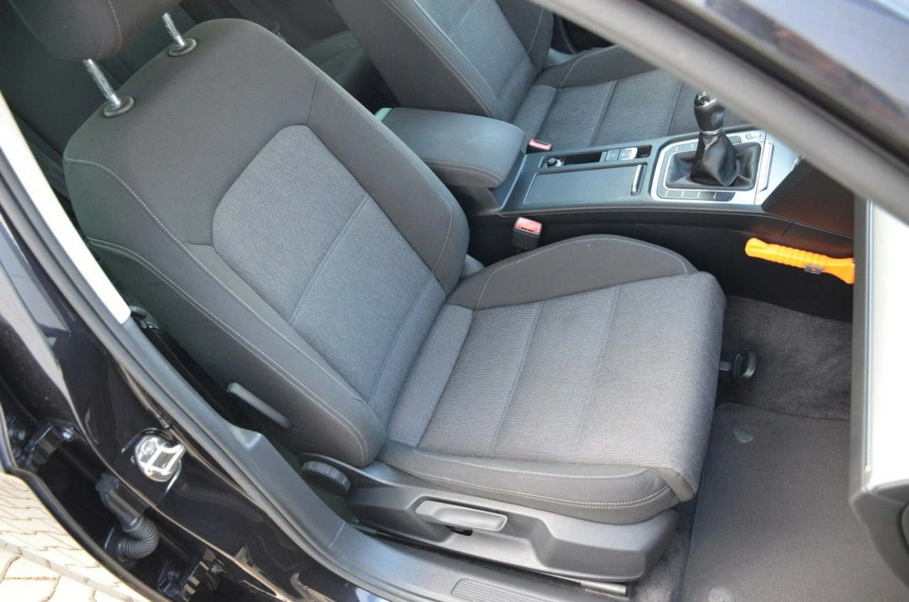 Volkswagen Passat - Zdjęcie 28