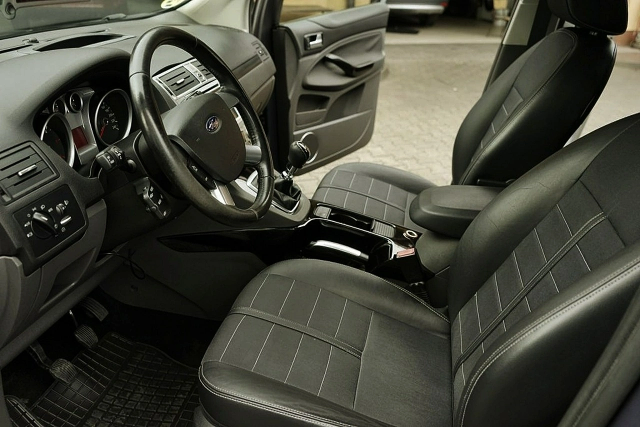 Ford Kuga - Zdjęcie 11