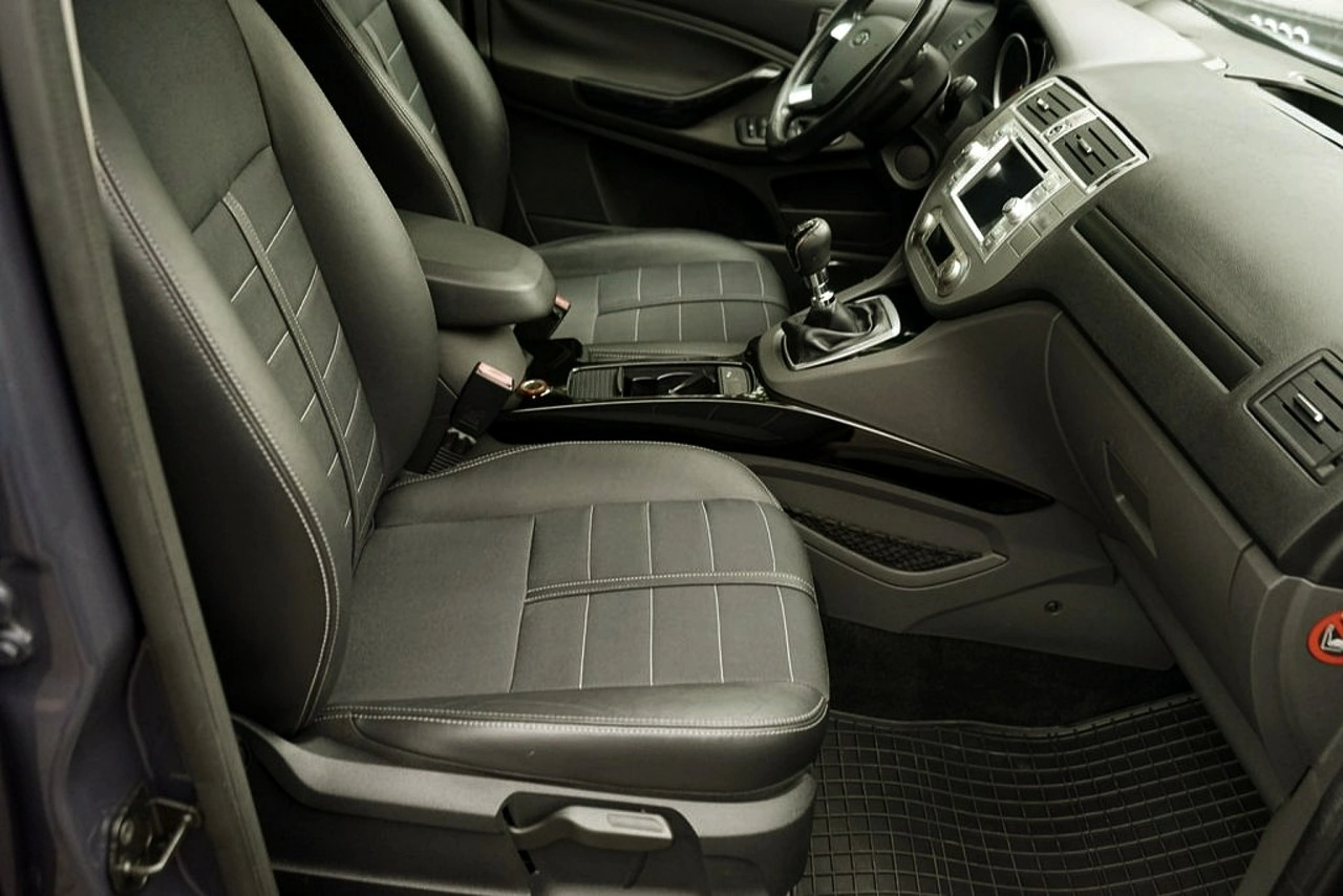 Ford Kuga - Zdjęcie 12
