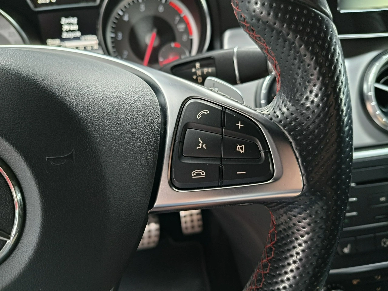 Mercedes CLA 180 - Zdjęcie 21