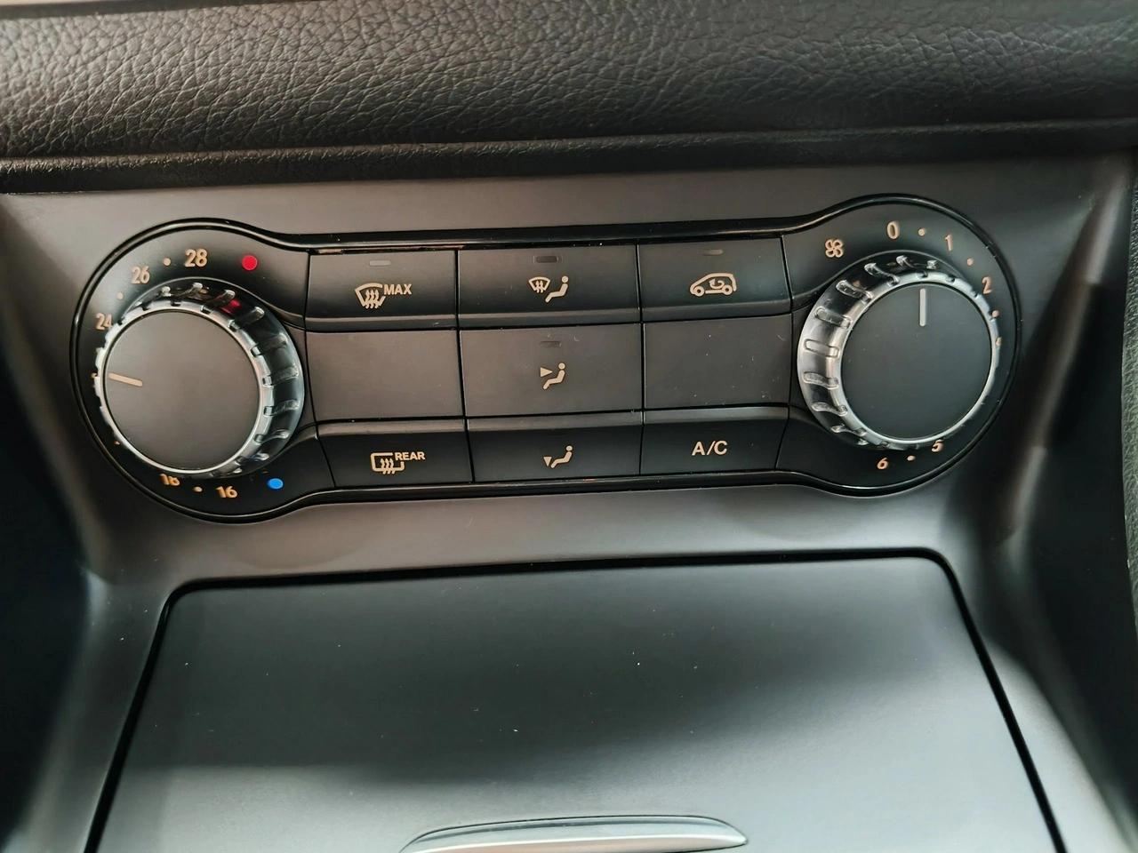 Mercedes CLA 180 - Zdjęcie 26