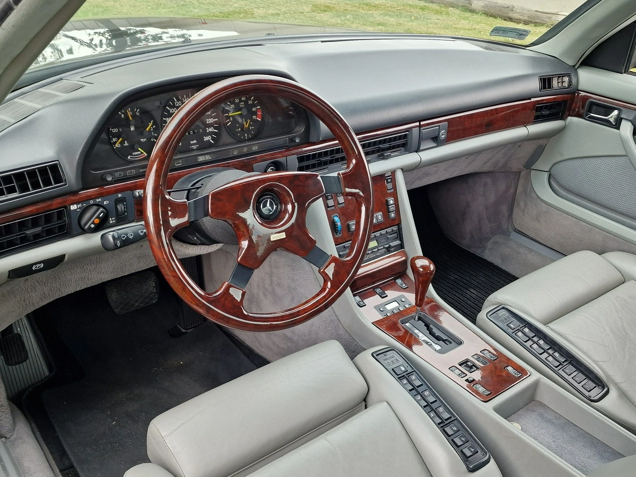 Mercedes W126 - Zdjęcie 30