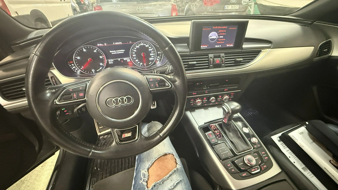 Audi A6 - Zdjęcie 16