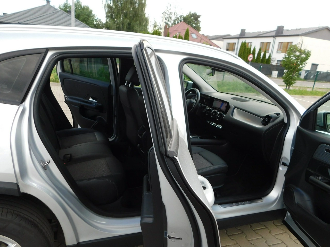 Mercedes GLA 200 - Zdjęcie 9