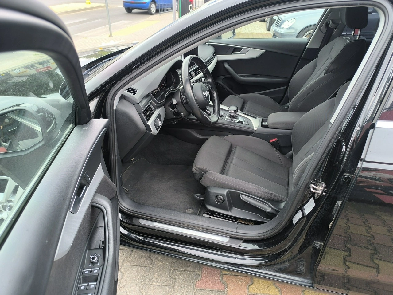 Audi A4 - Zdjęcie 17