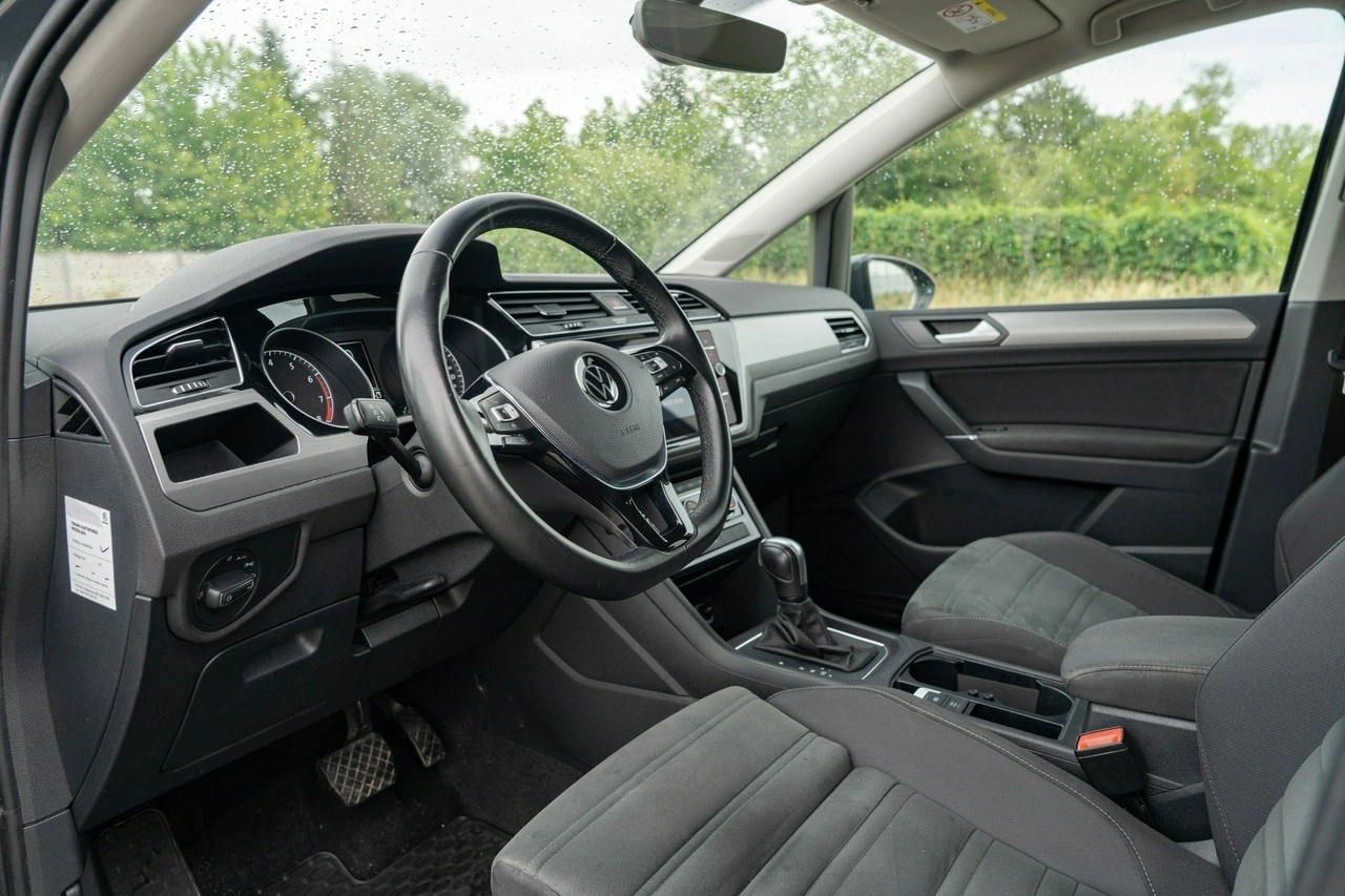 Volkswagen Touran - Zdjęcie 14