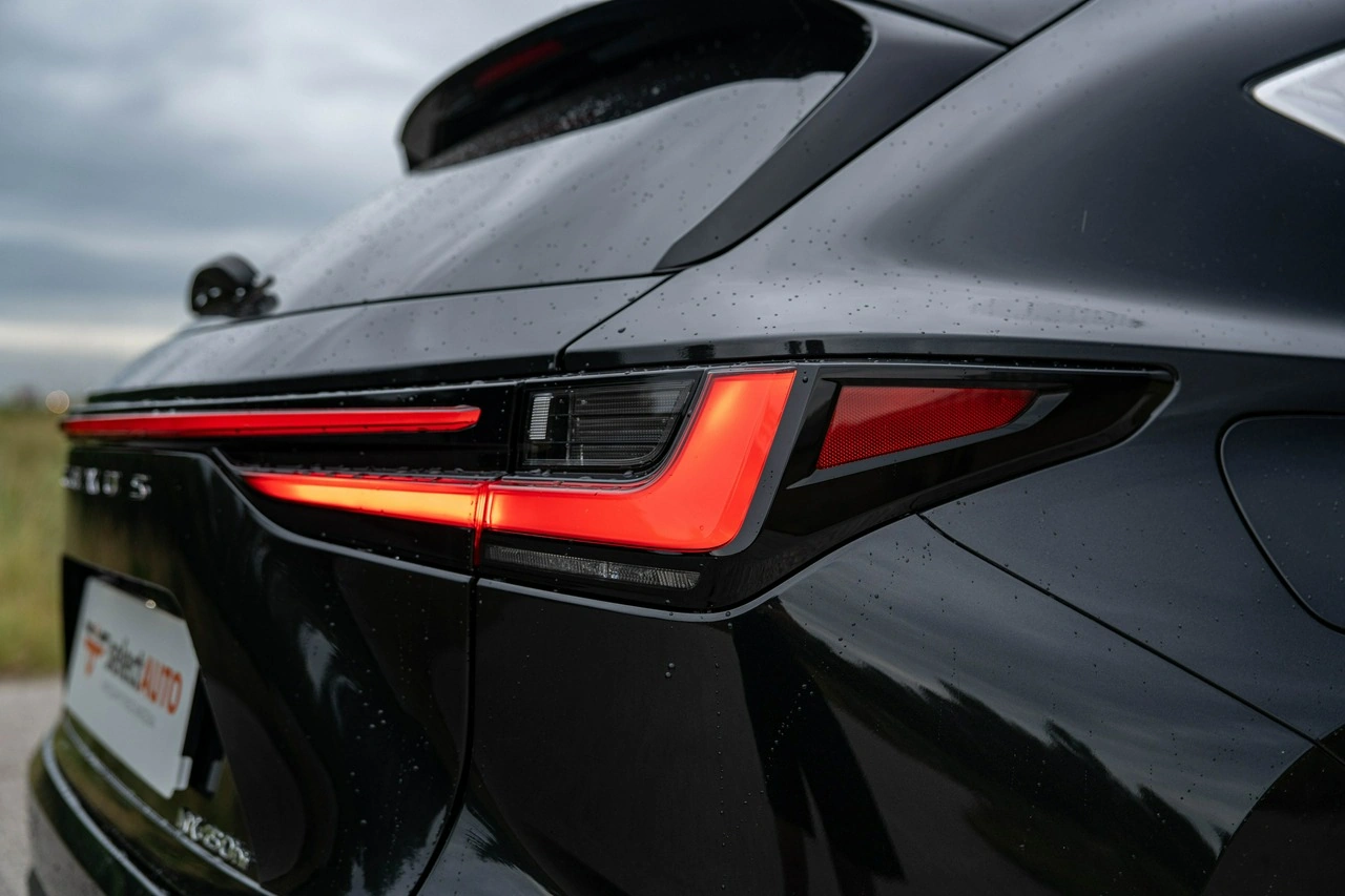 Lexus NX - Zdjęcie 13