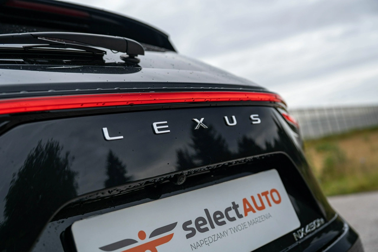 Lexus NX - Zdjęcie 14