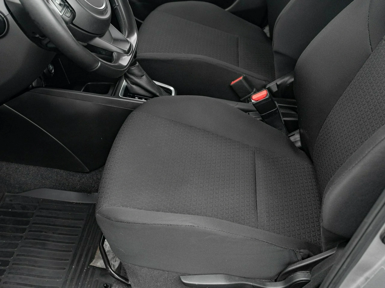 Suzuki Swift - Zdjęcie 9