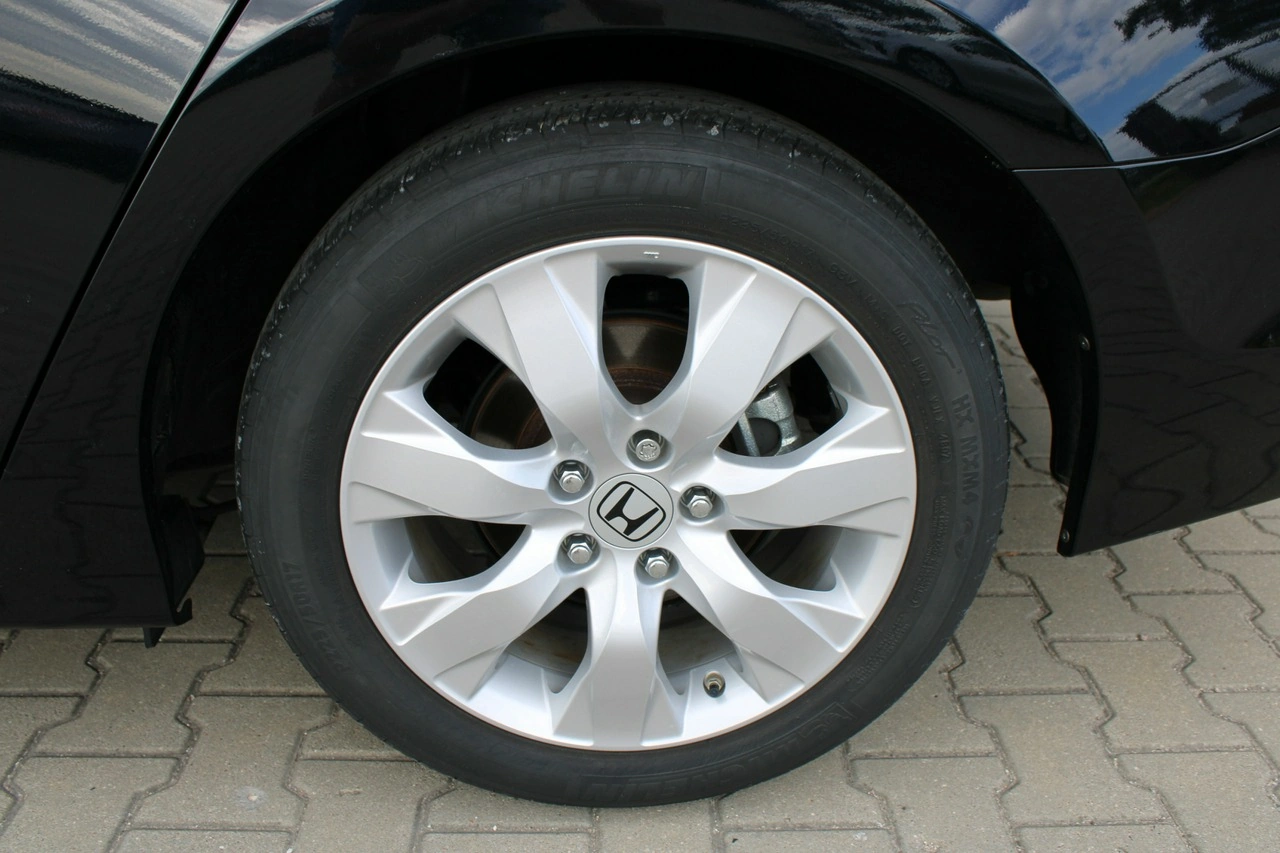Honda Accord - Zdjęcie 17