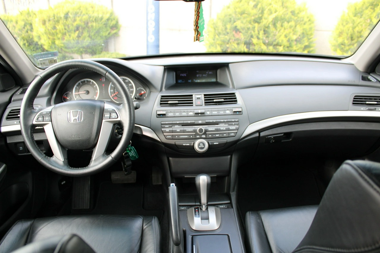 Honda Accord - Zdjęcie 24