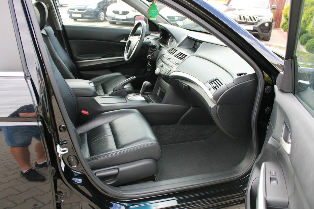 Honda Accord - Zdjęcie 28