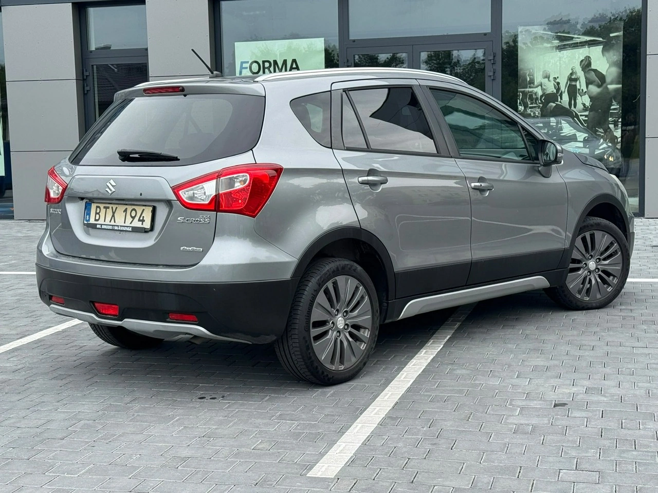 Suzuki SX4 S-Cross - Zdjęcie 12