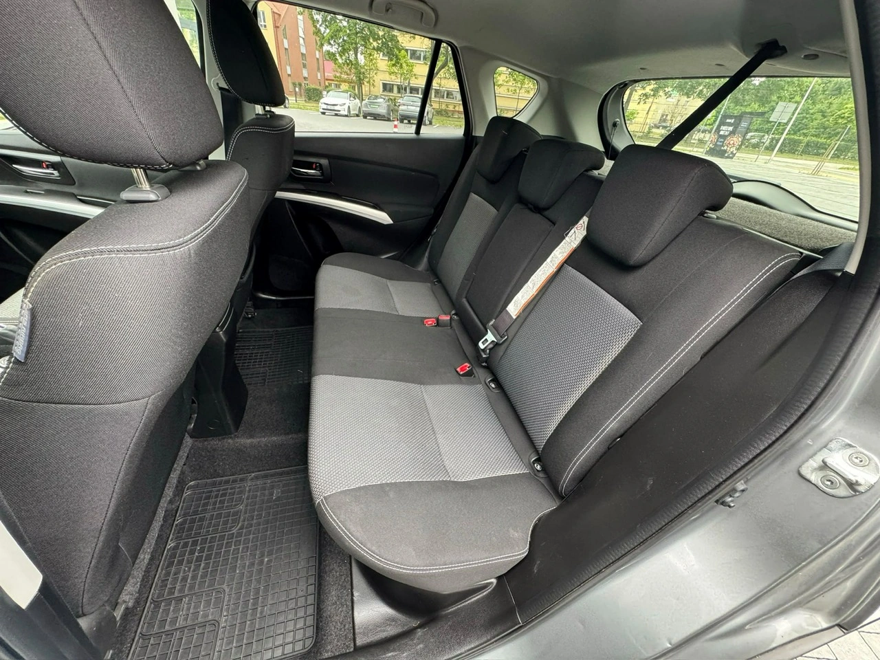 Suzuki SX4 S-Cross - Zdjęcie 19