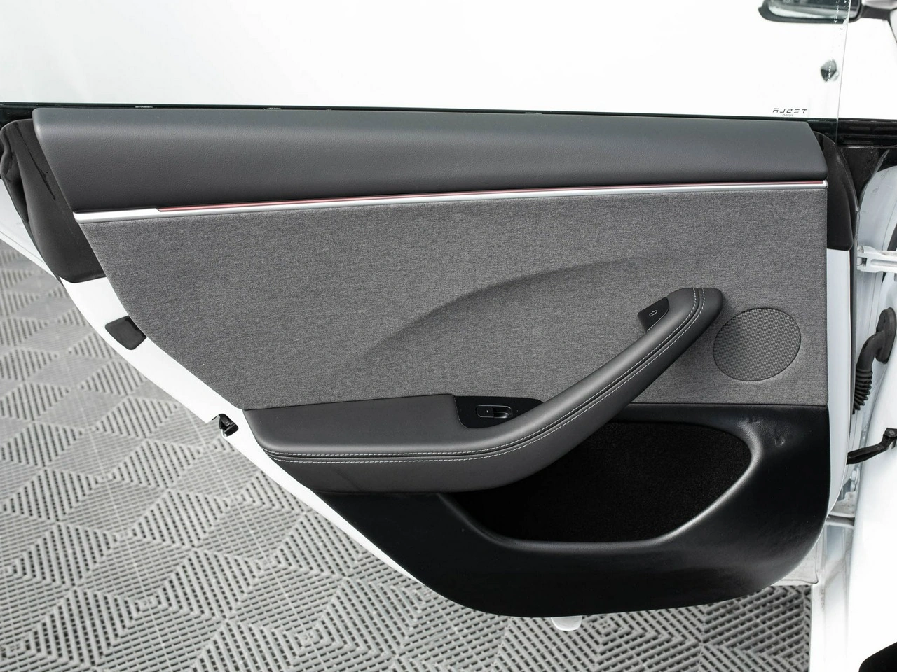 Tesla Model 3 - Zdjęcie 20