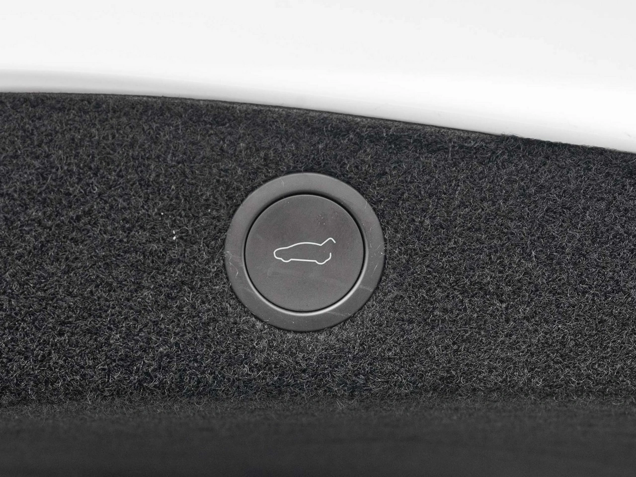 Tesla Model 3 - Zdjęcie 24