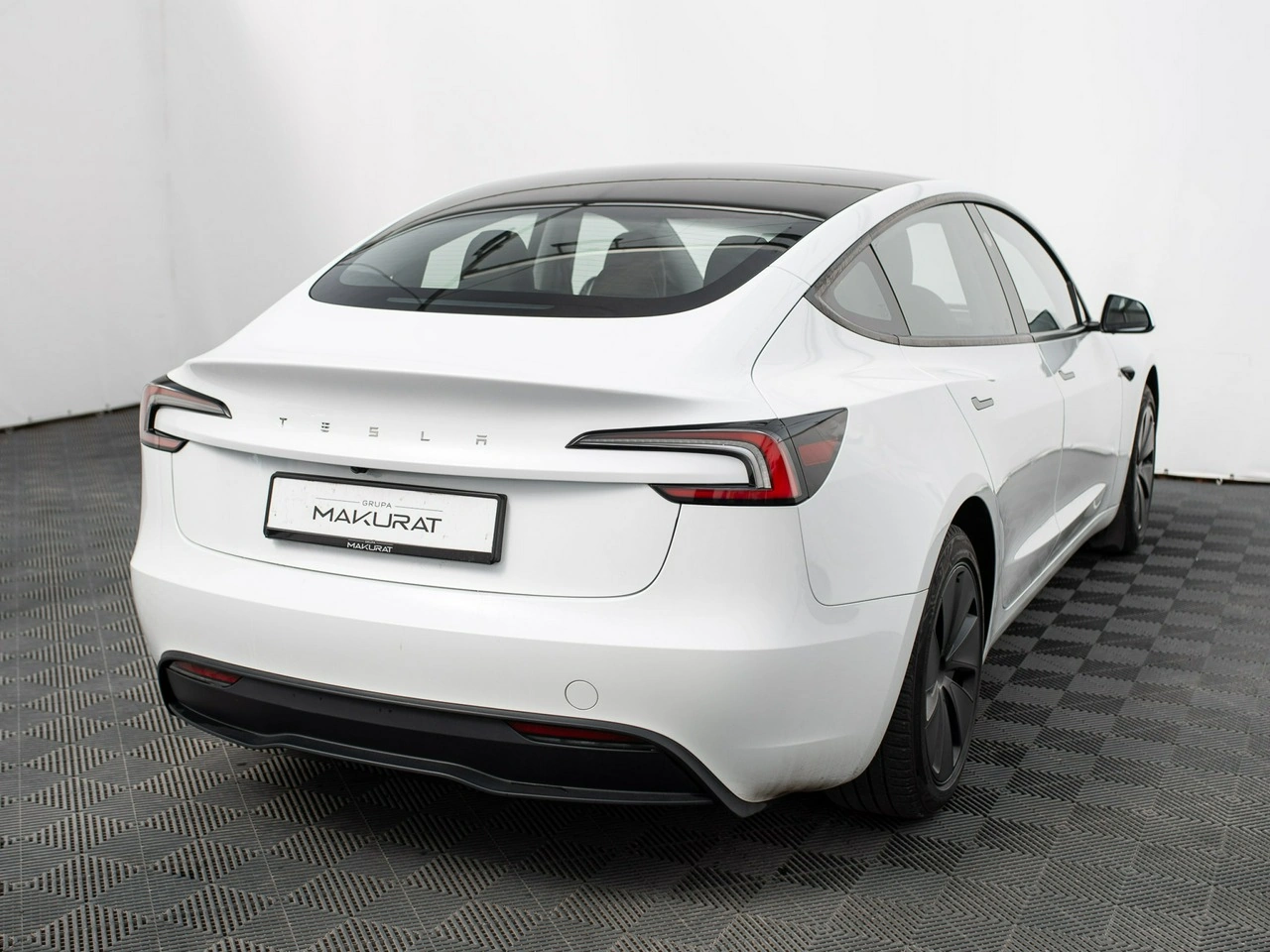 Tesla Model 3 - Zdjęcie 3