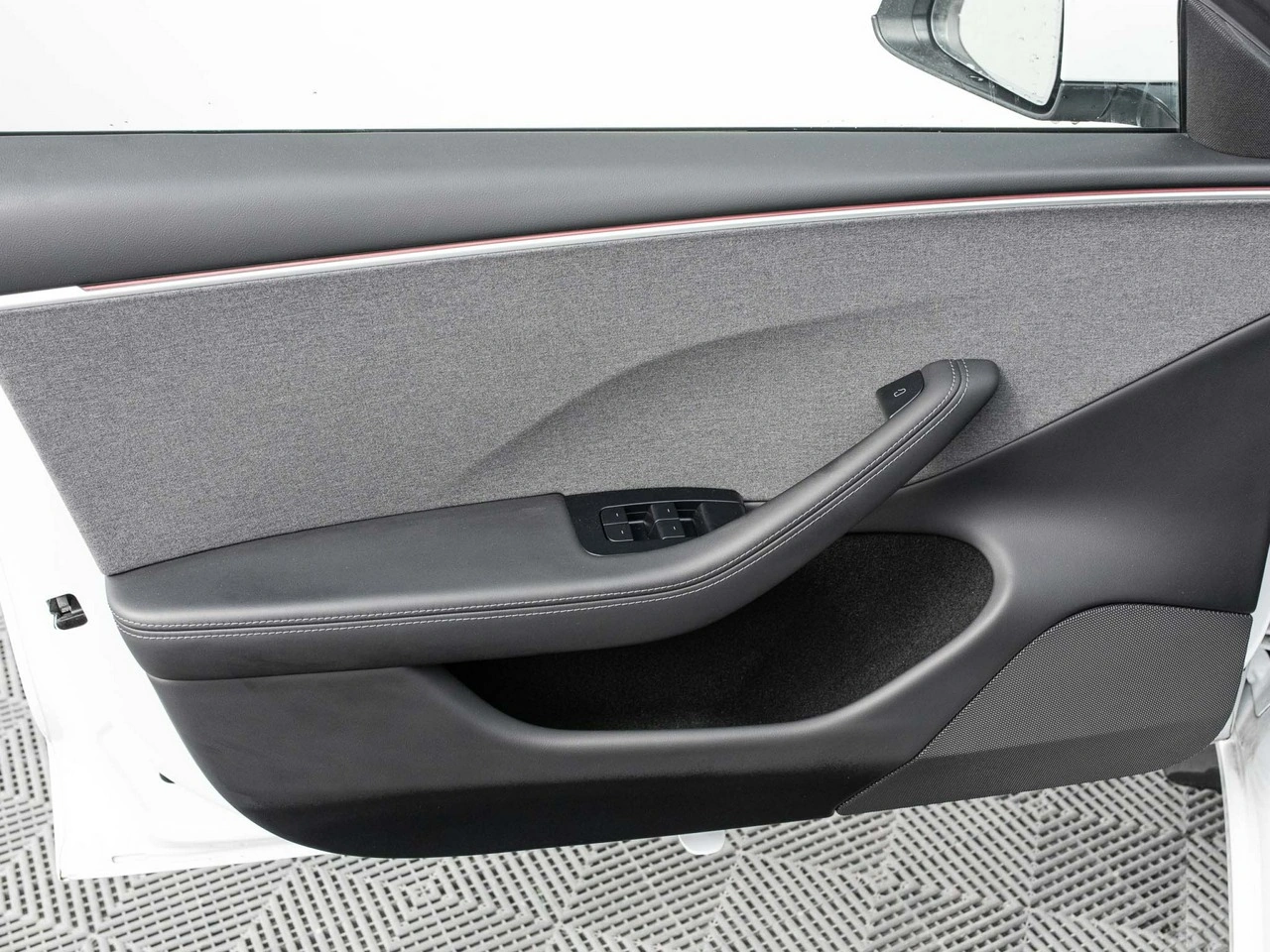 Tesla Model 3 - Zdjęcie 7