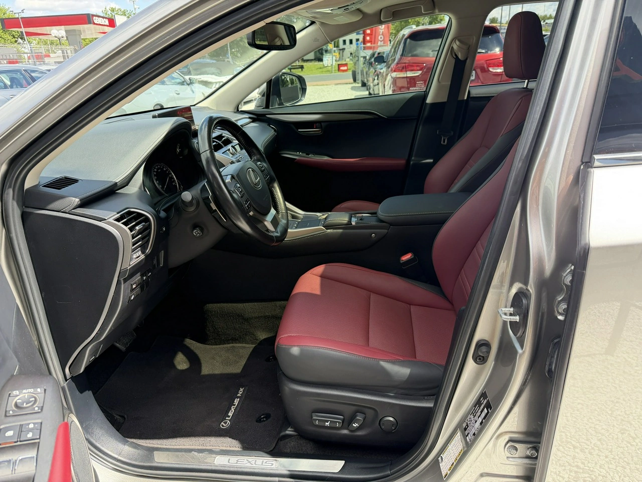 Lexus NX - Zdjęcie 10