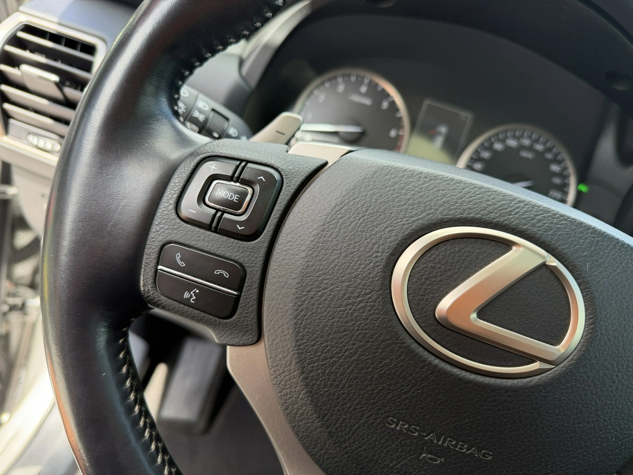Lexus NX - Zdjęcie 14