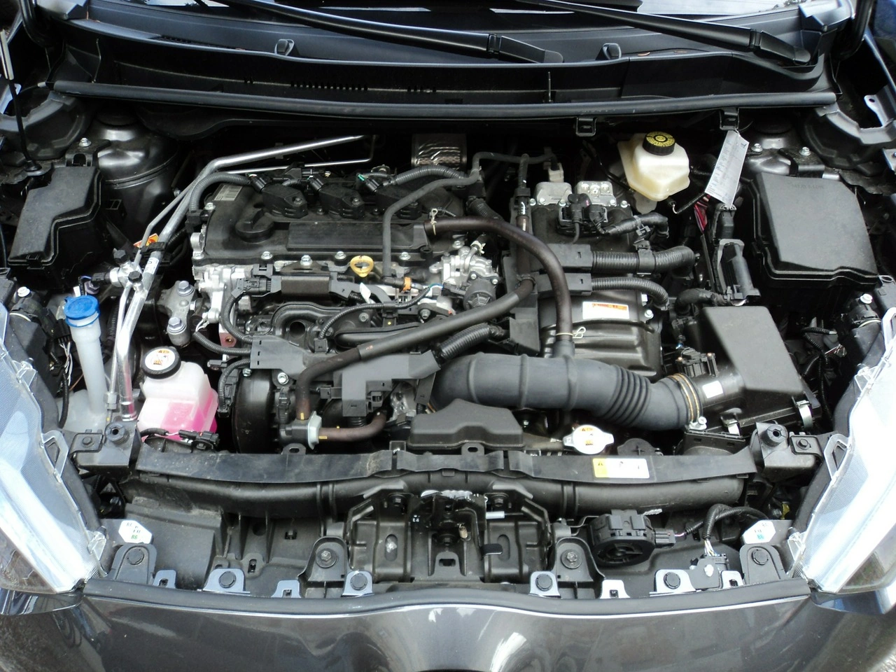 Mazda 2 Hybrid - Zdjęcie 20