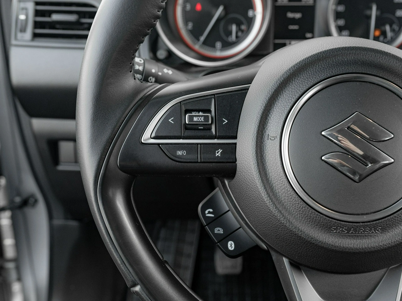Suzuki Swift - Zdjęcie 11