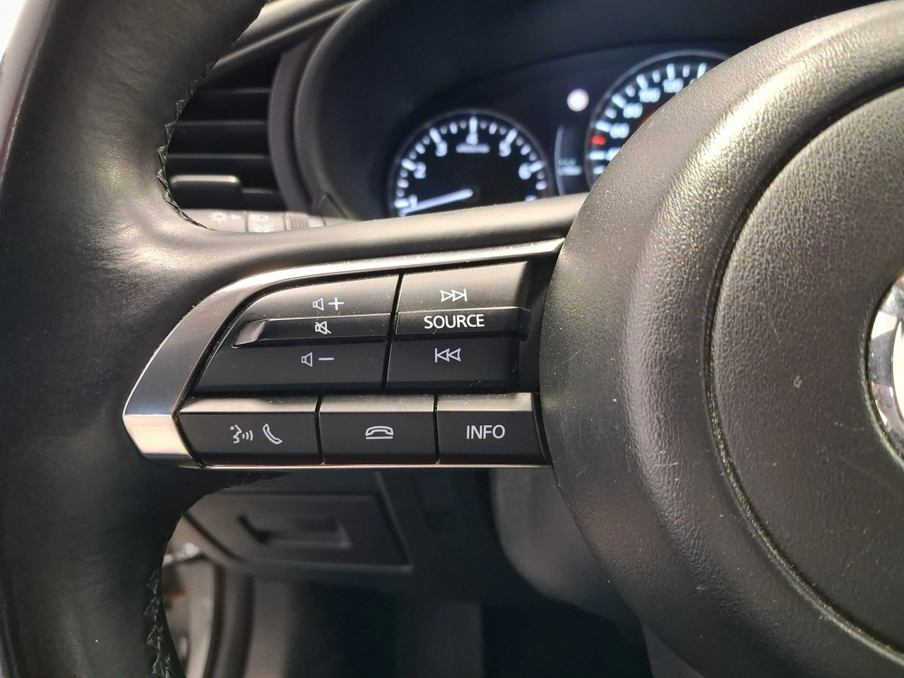 Mazda 3 - Zdjęcie 13