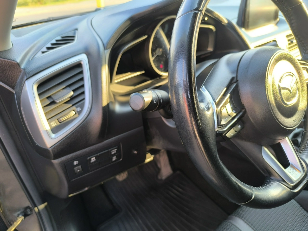 Mazda 3 - Zdjęcie 15