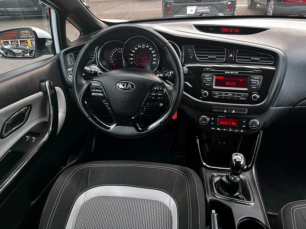 Kia Ceed - Zdjęcie 13