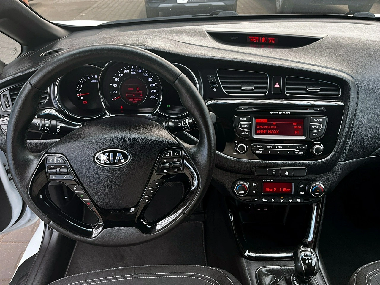 Kia Ceed - Zdjęcie 18