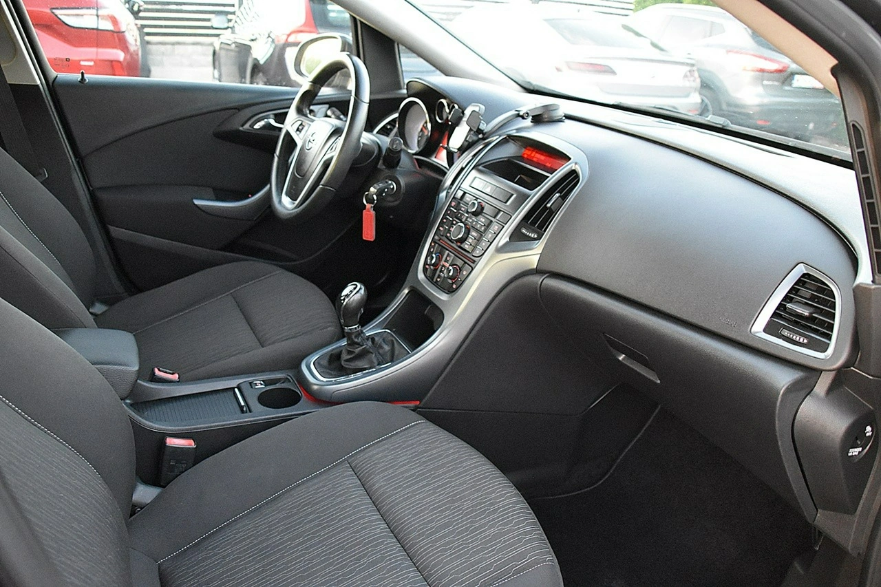 Opel Astra - Zdjęcie 10