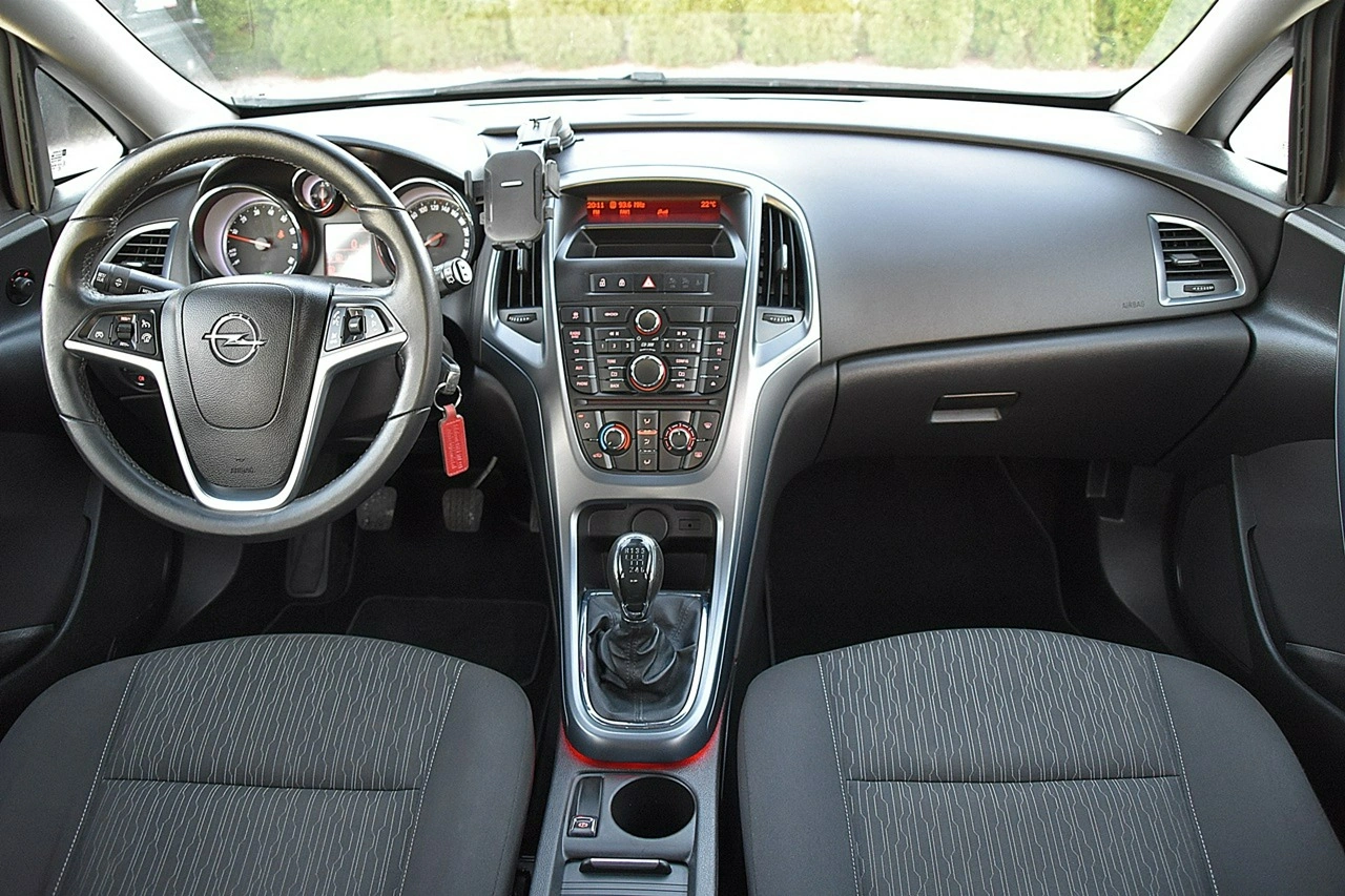 Opel Astra - Zdjęcie 11