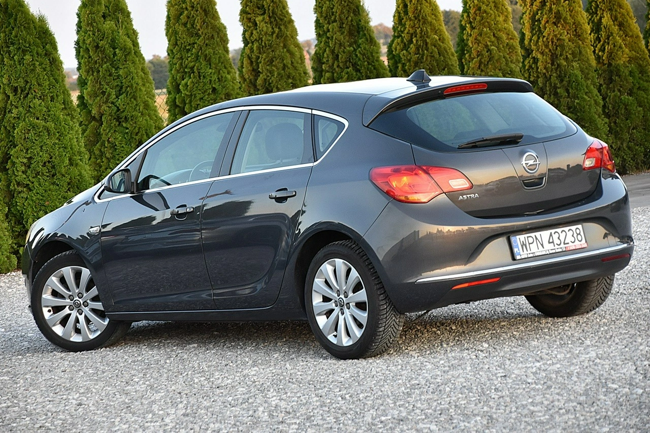 Opel Astra - Zdjęcie 17