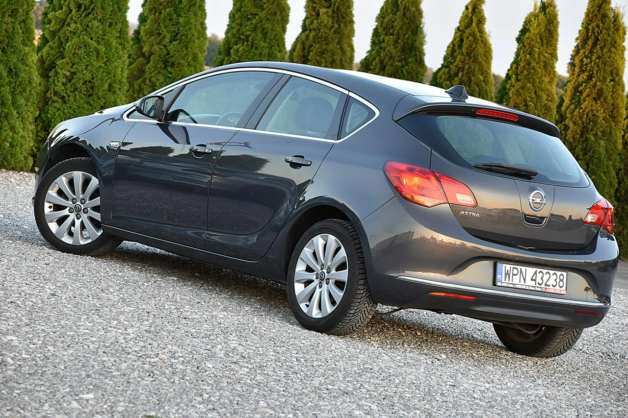 Opel Astra - Zdjęcie 18