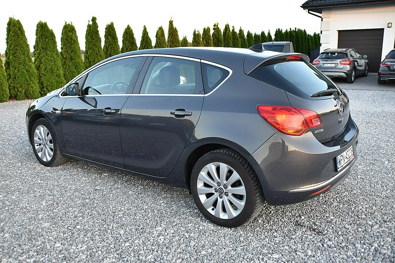 Opel Astra - Zdjęcie 21