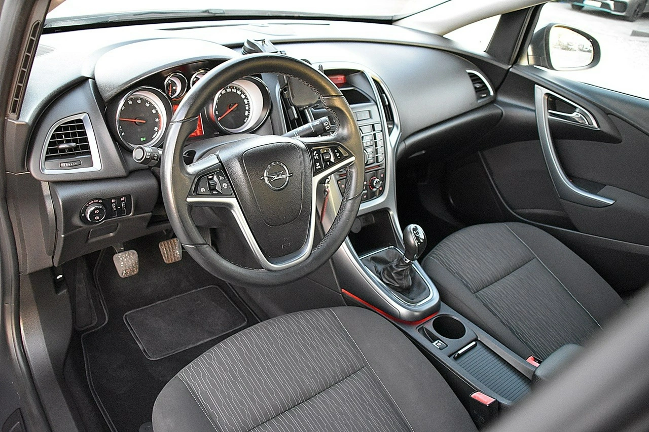 Opel Astra - Zdjęcie 4