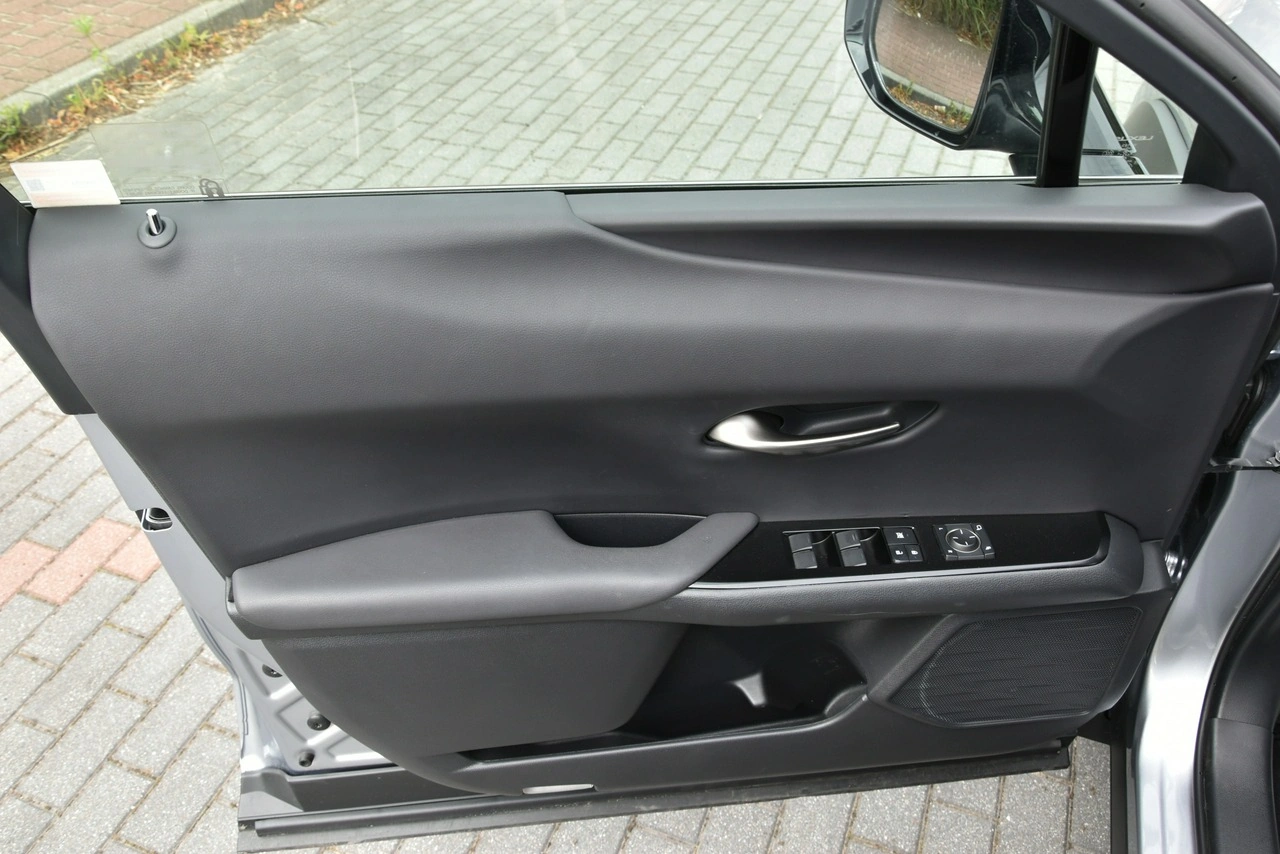 Lexus UX - Zdjęcie 25