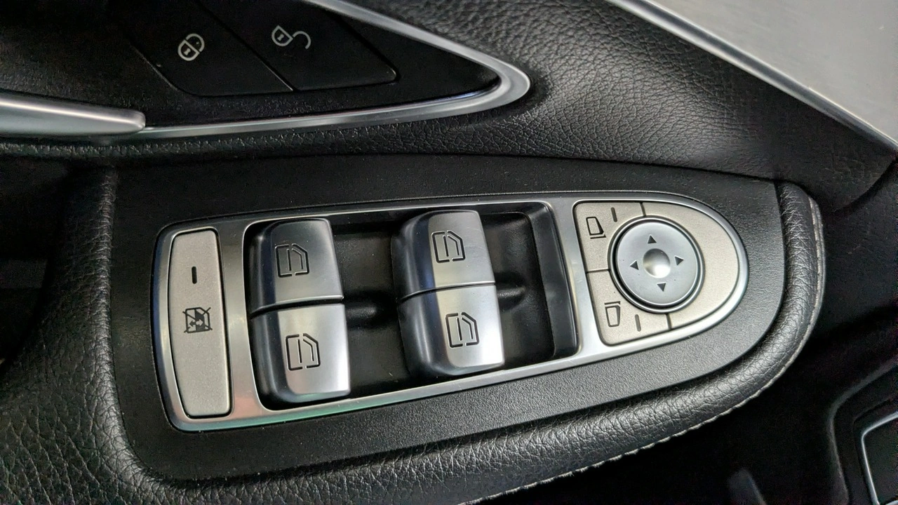 Mercedes C 200 - Zdjęcie 34