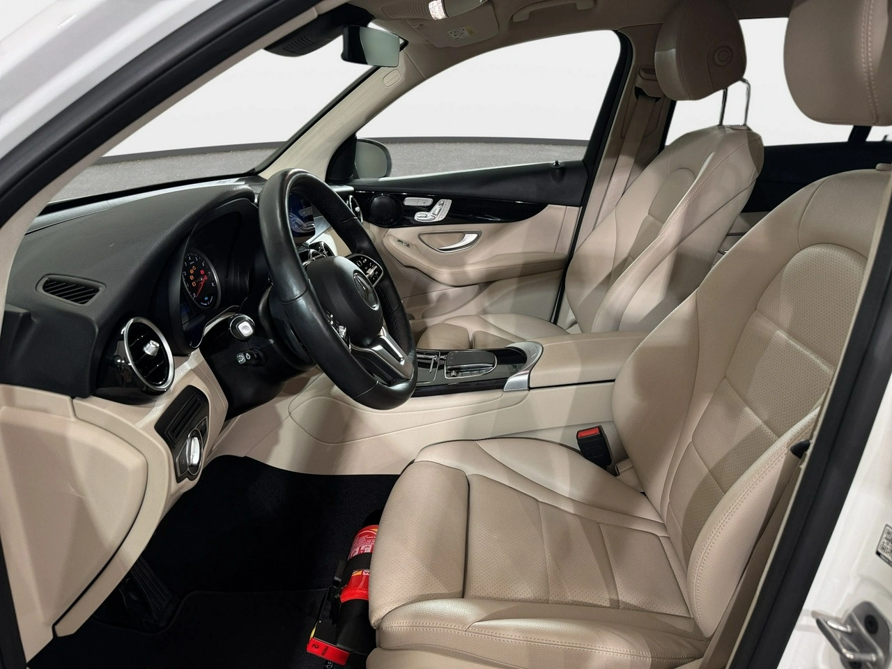 Mercedes GLC 300 - Zdjęcie 11