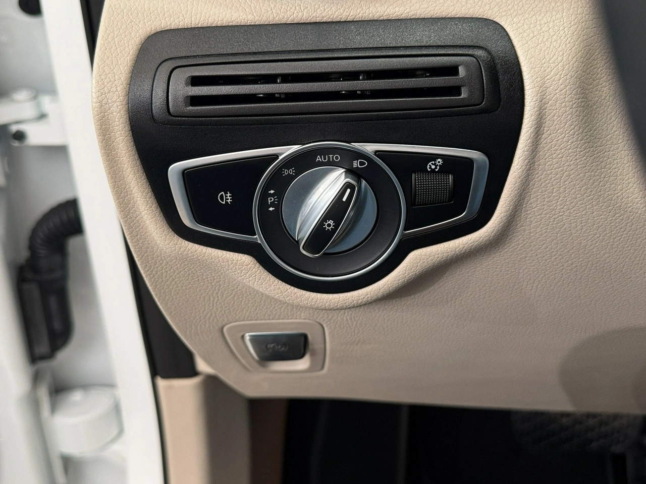 Mercedes GLC 300 - Zdjęcie 25