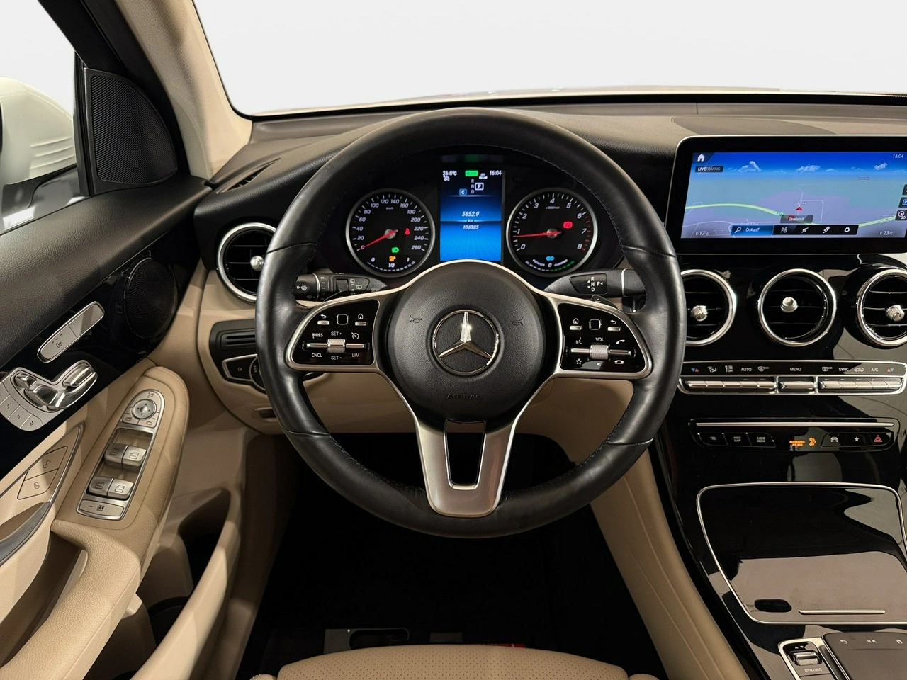 Mercedes GLC 300 - Zdjęcie 15