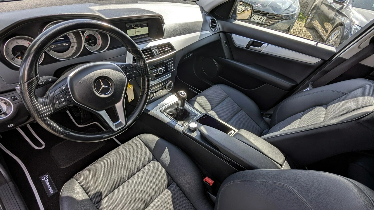 Mercedes C 200 - Zdjęcie 16