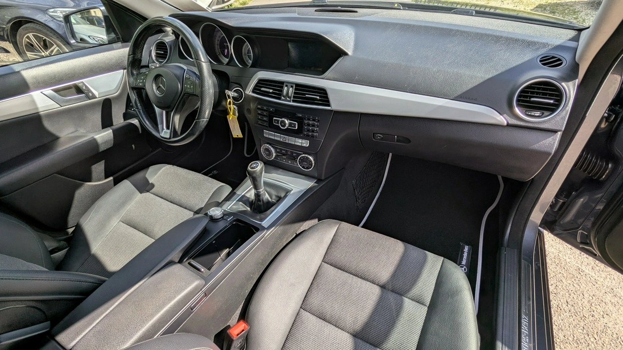 Mercedes C 200 - Zdjęcie 20