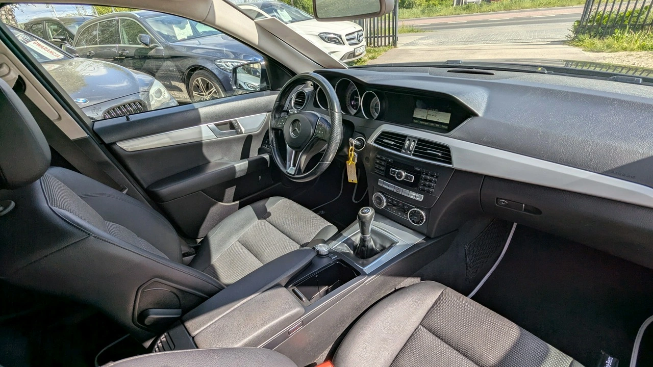 Mercedes C 200 - Zdjęcie 21