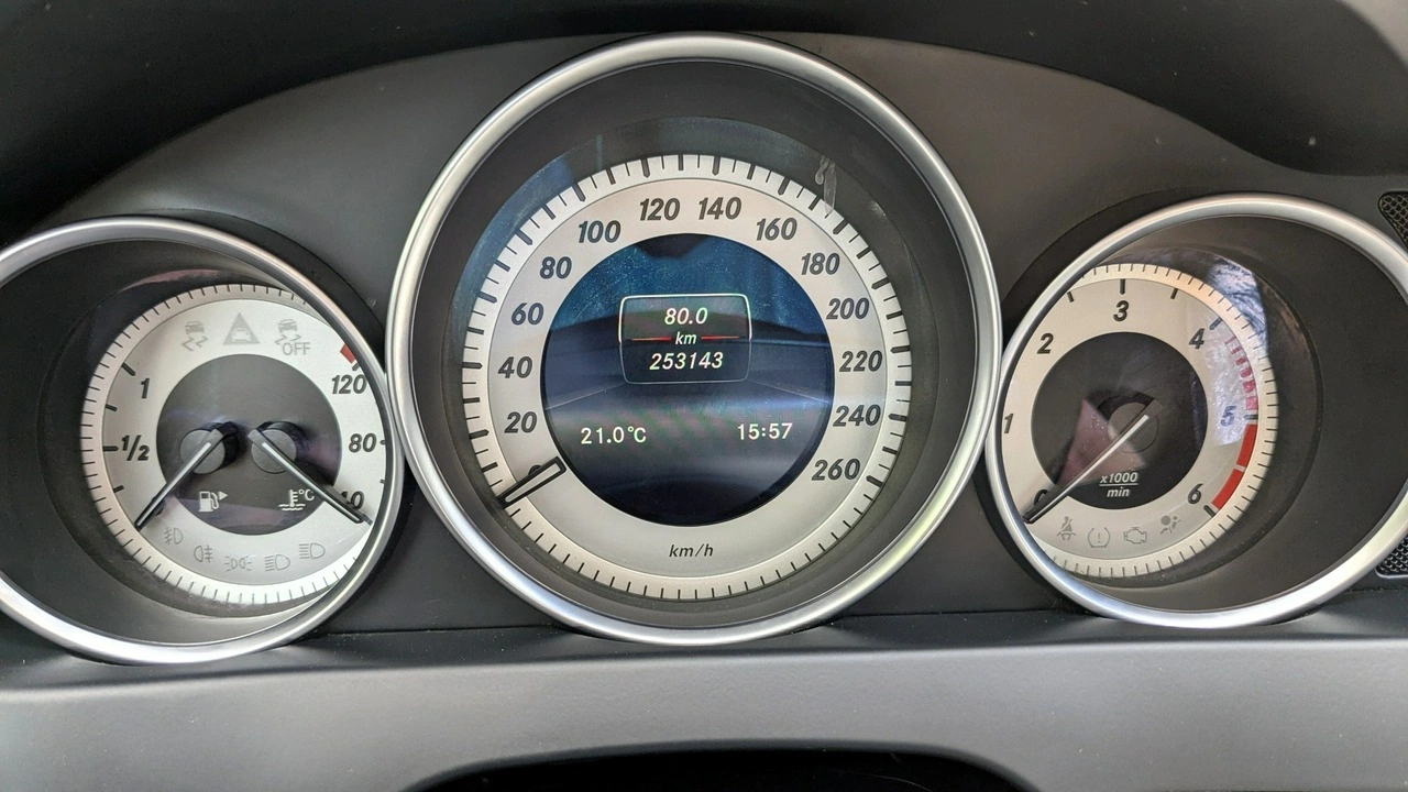 Mercedes C 200 - Zdjęcie 23