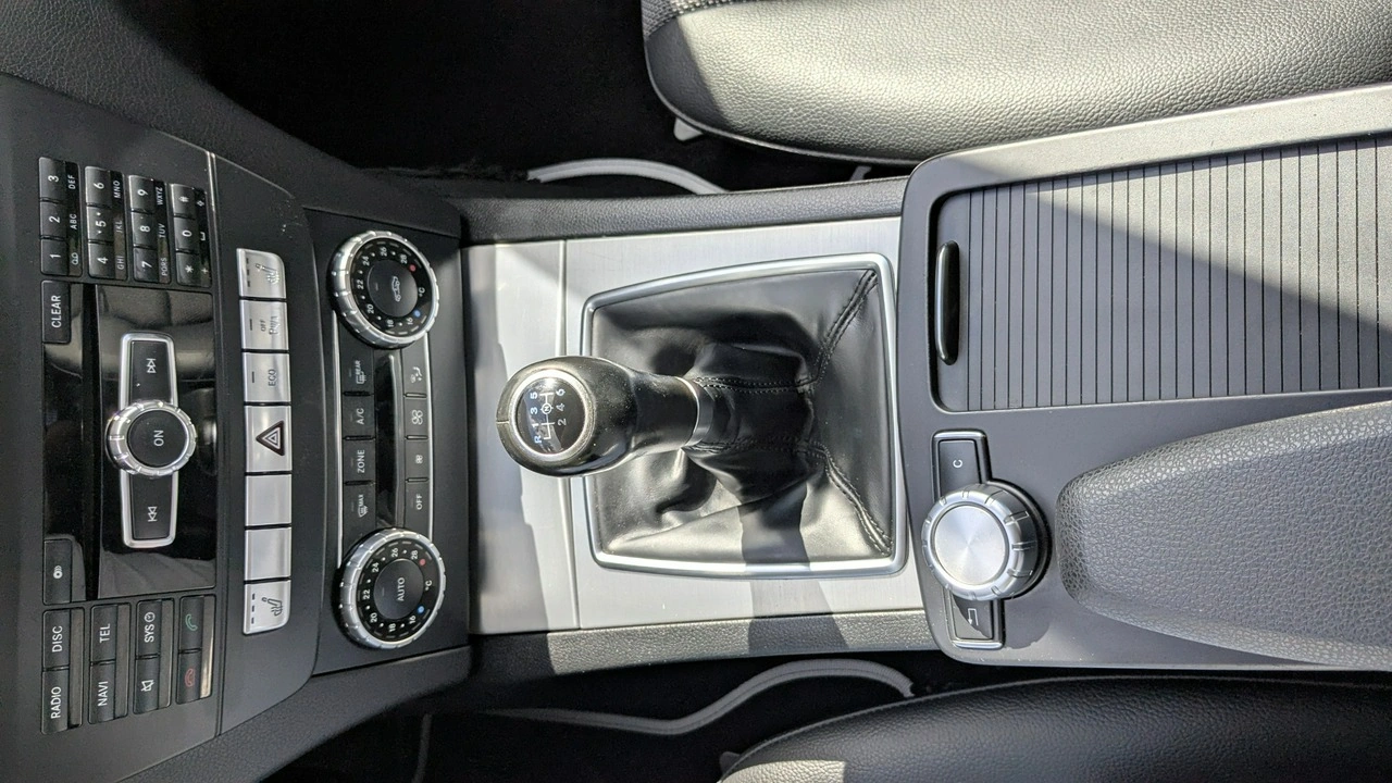 Mercedes C 200 - Zdjęcie 33