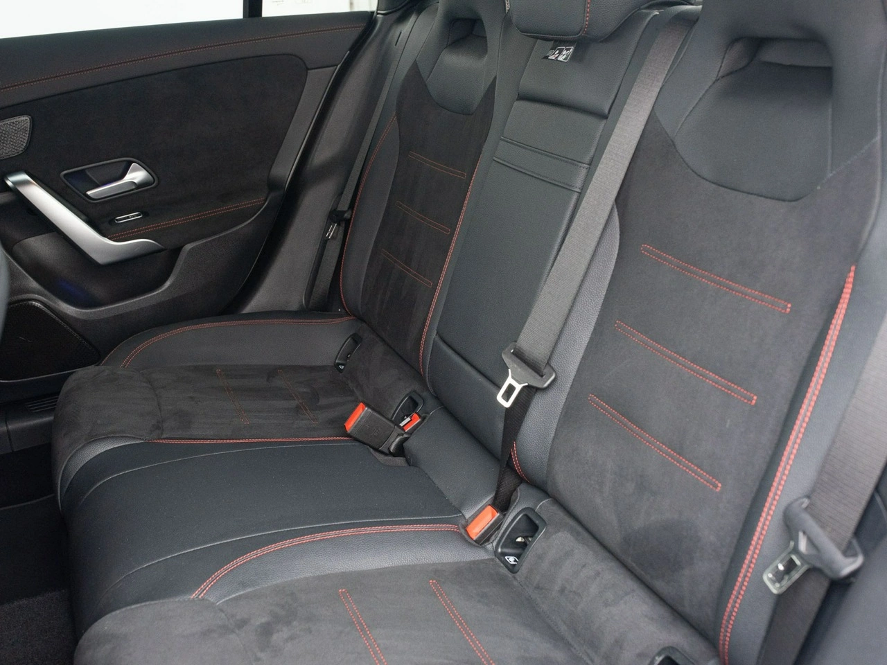 Mercedes CLA 200 - Zdjęcie 25