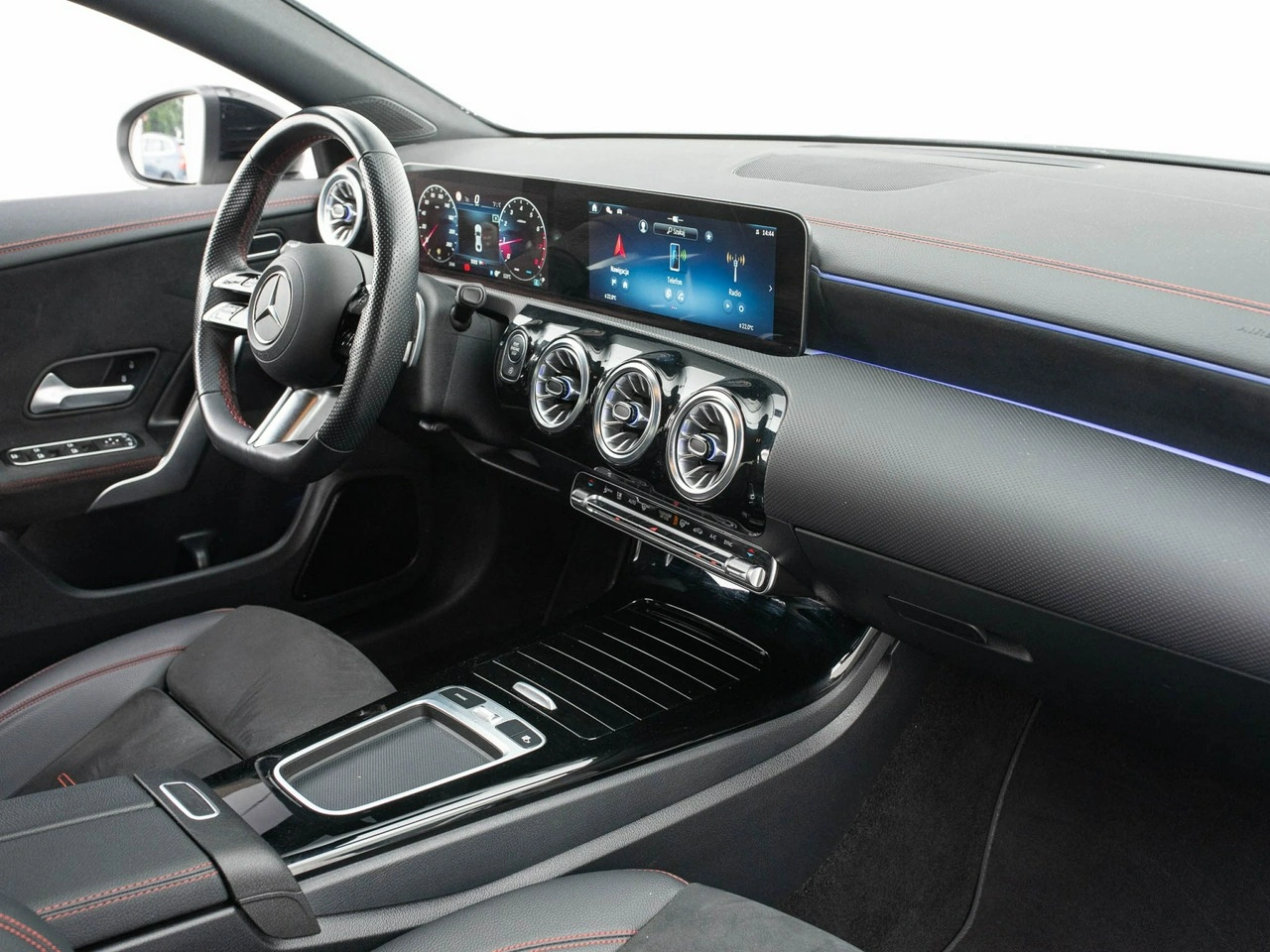 Mercedes CLA 200 - Zdjęcie 29