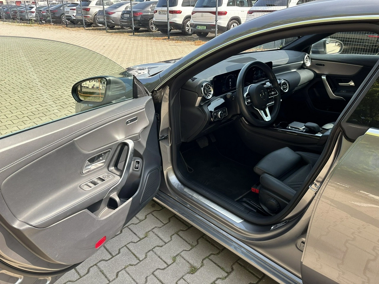 Mercedes CLA 180 - Zdjęcie 10