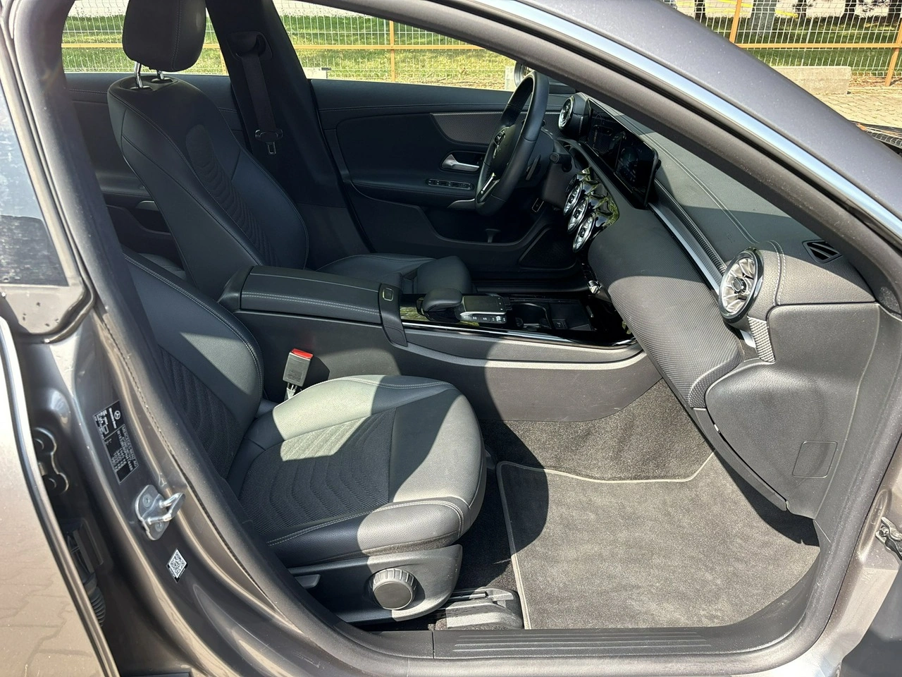 Mercedes CLA 180 - Zdjęcie 14